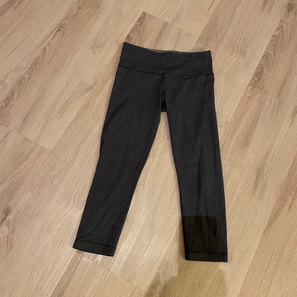 Lululemon capris size 4